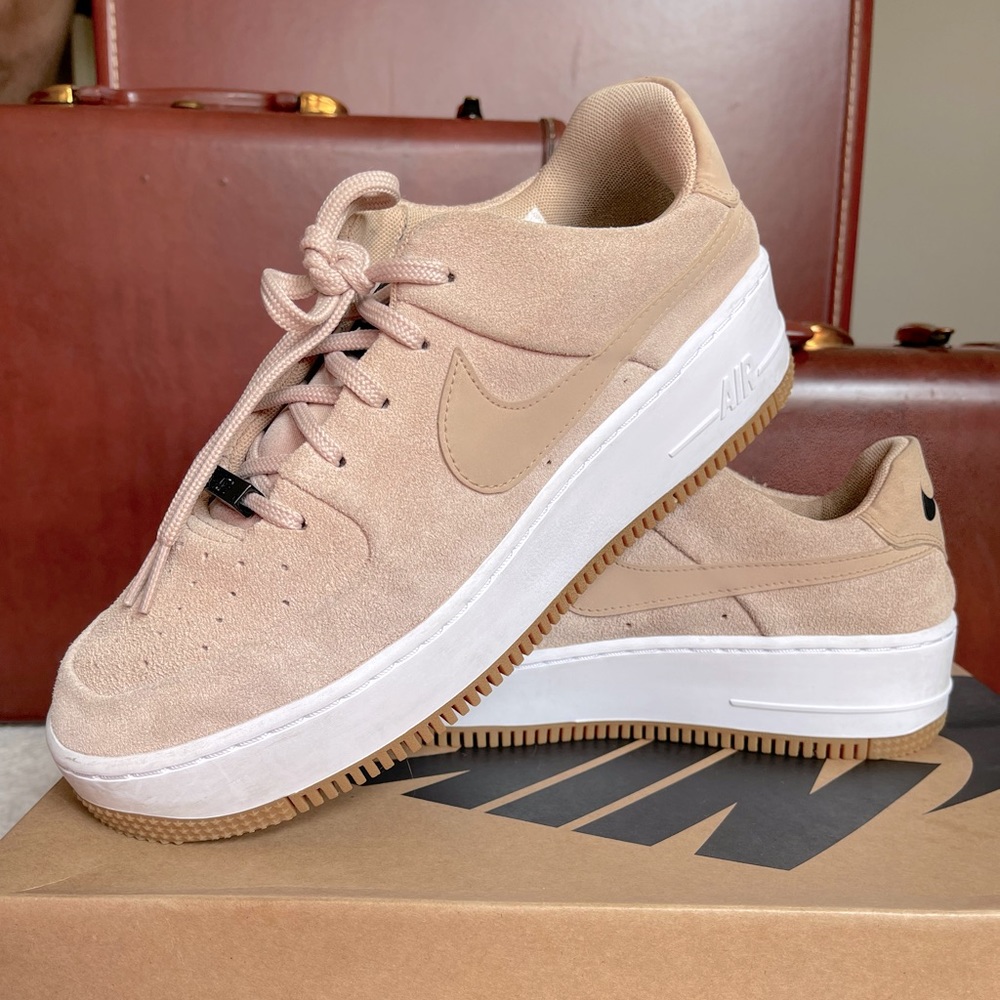 COPY - Nike Air Force 1 Sage Platform Sneaker